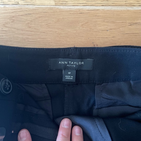 Ann Taylor black high waisted tie shorts - Picture 3 of 4